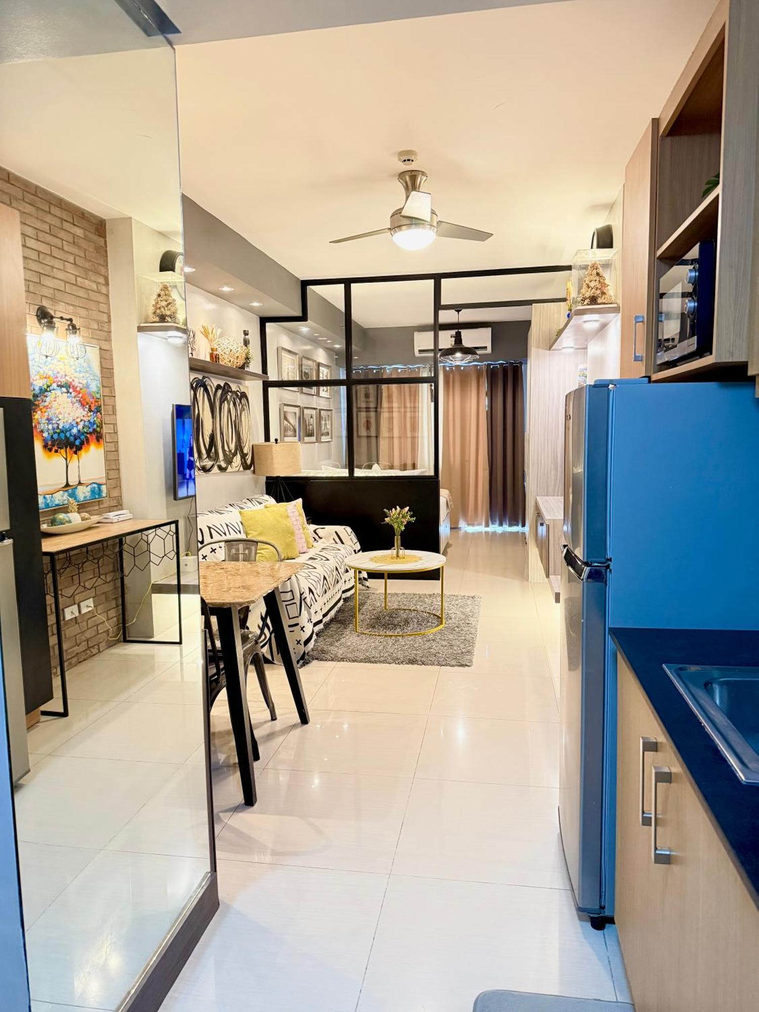 Aiza's Place In Shell Residences Moa Apartment *